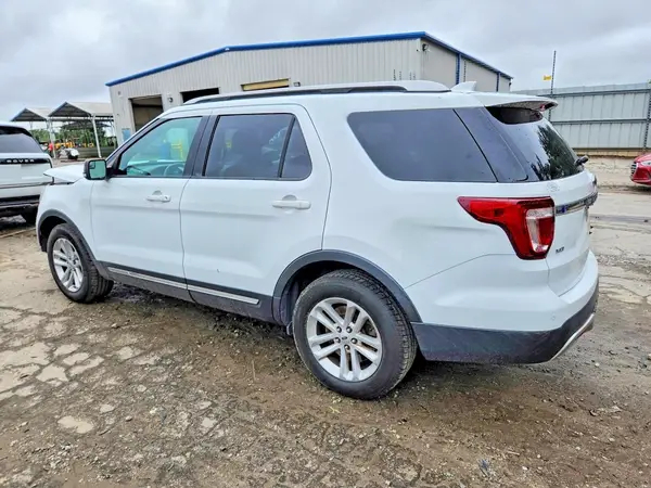 1FM5K7D88HGC88423 2017 FORD EXPLORER - Image 2
