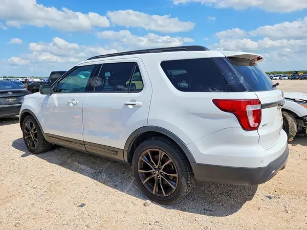 1FM5K7D88HGD85752 2017 FORD EXPLORER - Image 2