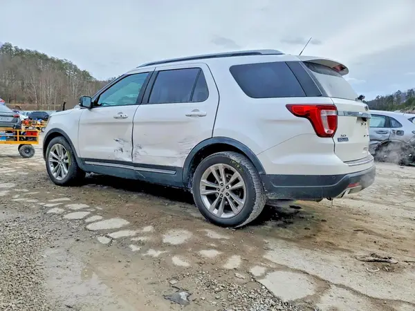 1FM5K7D88JGA18632 2018 FORD EXPLORER - Image 2