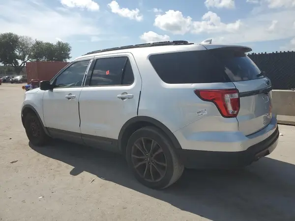 1FM5K7D89HGB04106 2017 FORD EXPLORER - Image 2