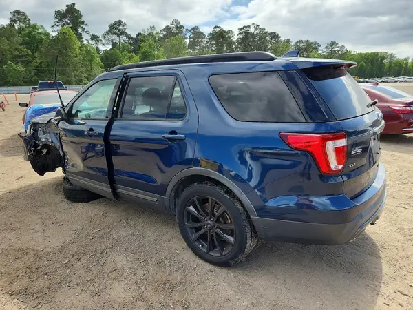 1FM5K7D89HGB27725 2017 FORD EXPLORER - Image 2