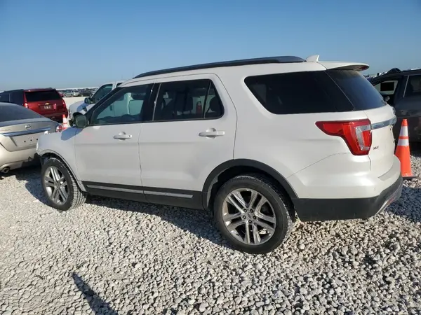 1FM5K7D89HGC31762 2017 FORD EXPLORER - Image 2