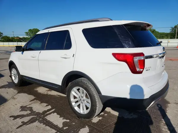 1FM5K7D89HGD48967 2017 FORD EXPLORER - Image 2