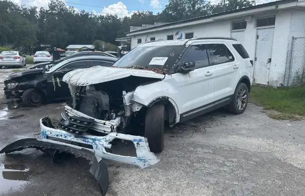 1FM5K7D89HGD78826 2017 FORD EXPLORER - Image 2