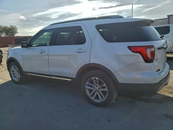 1FM5K7D89HGD79345 2017 FORD EXPLORER - Image 2