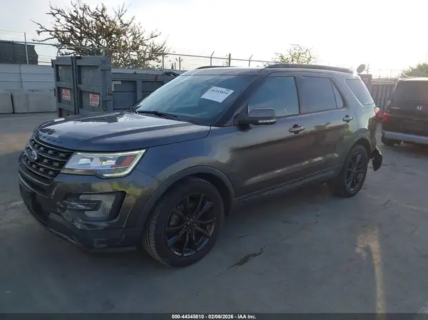 1FM5K7D89HGE00050 2017 FORD EXPLORER - Image 2