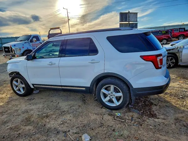 1FM5K7D89JGA17764 2018 FORD EXPLORER - Image 2