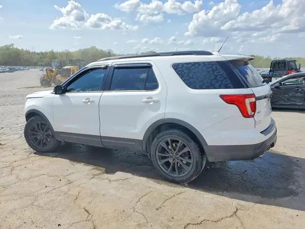 1FM5K7D89JGB04175 2018 FORD EXPLORER - Image 2