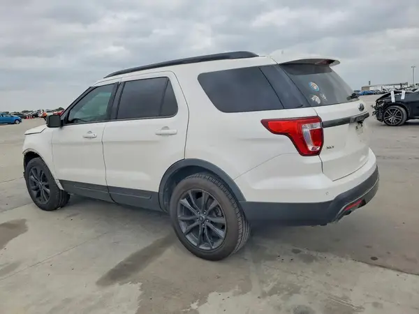 1FM5K7D8XHGA15841 2017 FORD EXPLORER - Image 2