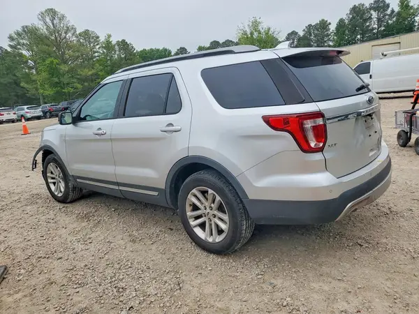 1FM5K7D8XHGA44885 2017 FORD EXPLORER - Image 2