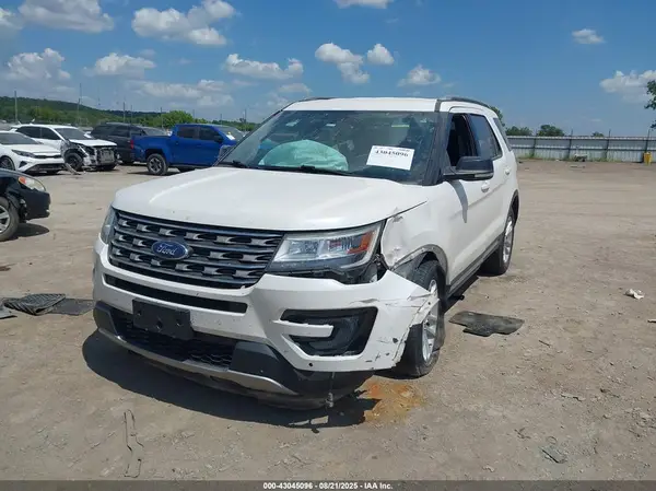 1FM5K7DH2HGD64525 2017 FORD EXPLORER - Image 2