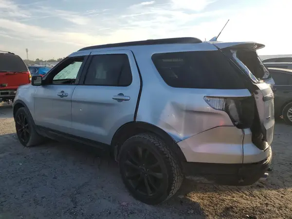 1FM5K7DH2JGC39000 2018 FORD EXPLORER - Image 2
