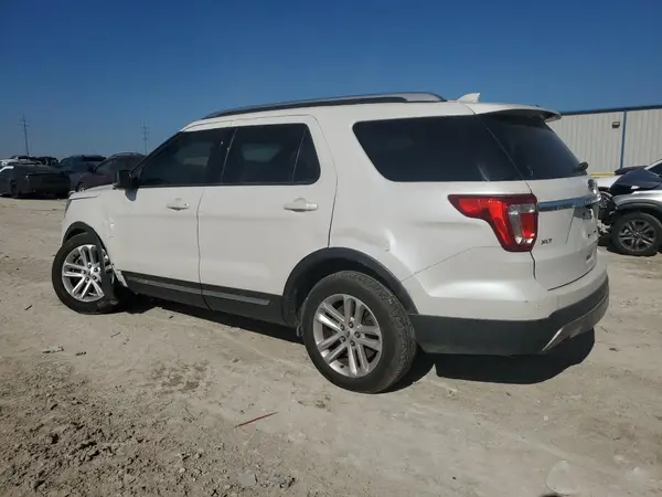 1FM5K7DH4HGB07351 2017 FORD EXPLORER - Image 2