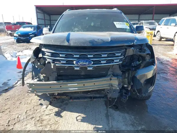 2017 FORD EXPLORER auction photo 6
