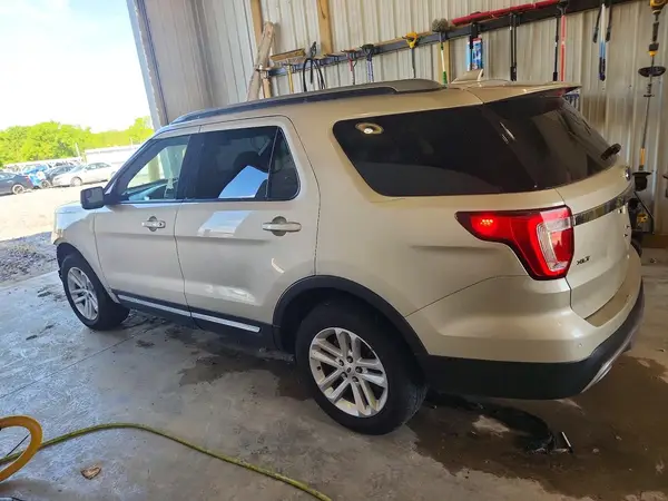 1FM5K7DH5HGC67805 2017 FORD EXPLORER - Image 2