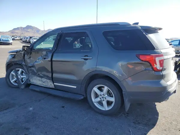 1FM5K7DH8JGA80628 2018 FORD EXPLORER - Image 2