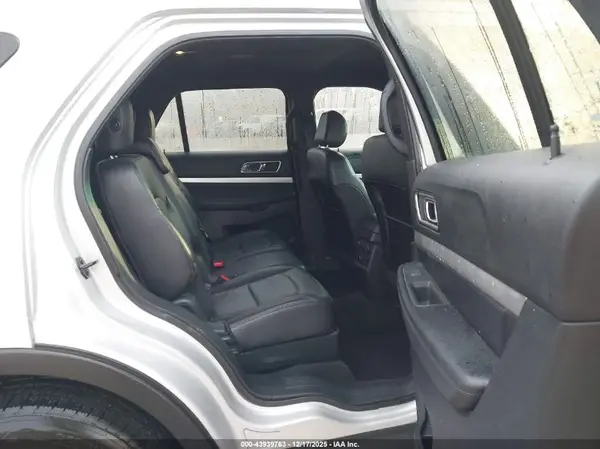 1FM5K7DH9HGA11358 2017 FORD EXPLORER - Image 8