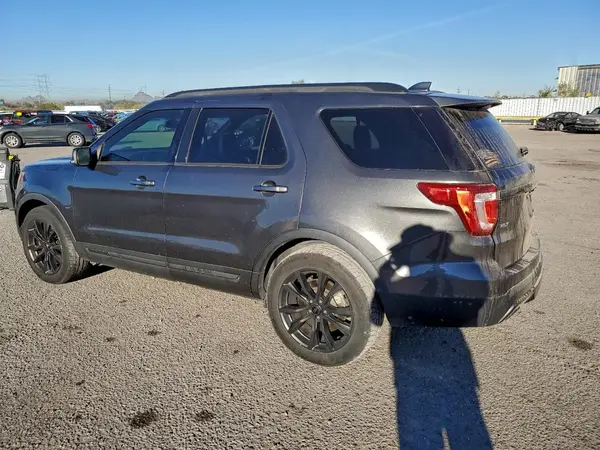 1FM5K7DH9HGE38202 2017 FORD EXPLORER - Image 2