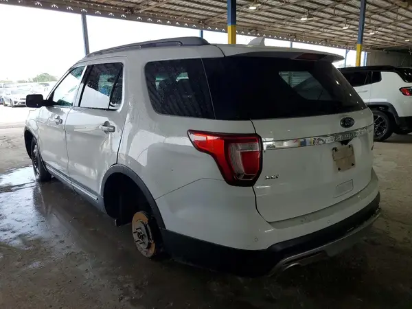1FM5K7DHXHGB62242 2017 FORD EXPLORER - Image 2