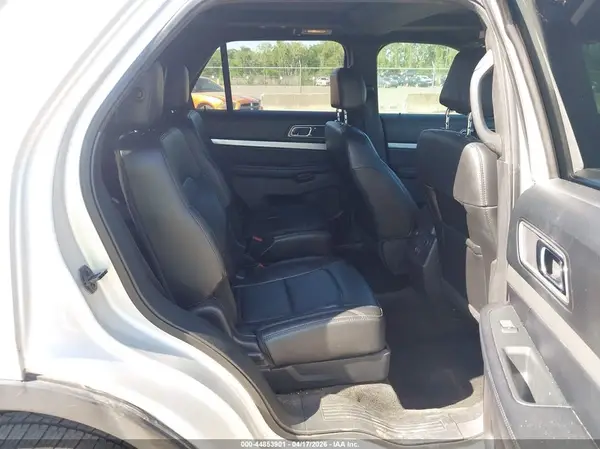 1FM5K7DHXHGC08748 2017 FORD EXPLORER - Image 8