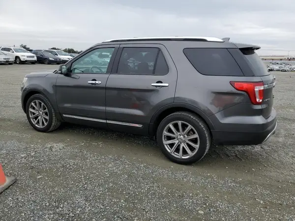 1FM5K7F84HGE38962 2017 FORD EXPLORER - Image 2