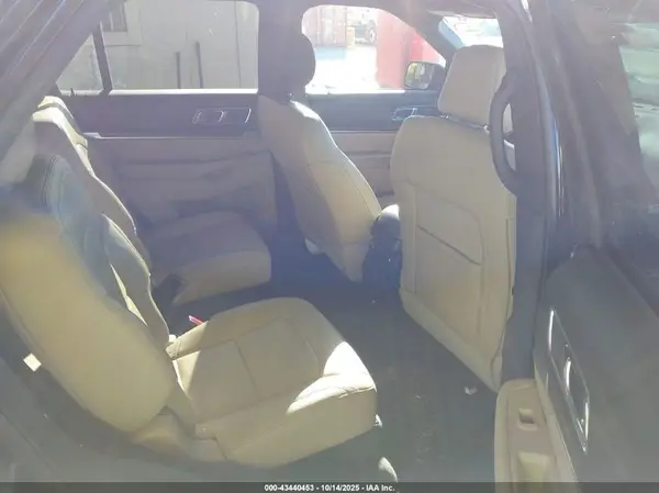 1FM5K7F8XHGC75136 2017 FORD EXPLORER - Image 8
