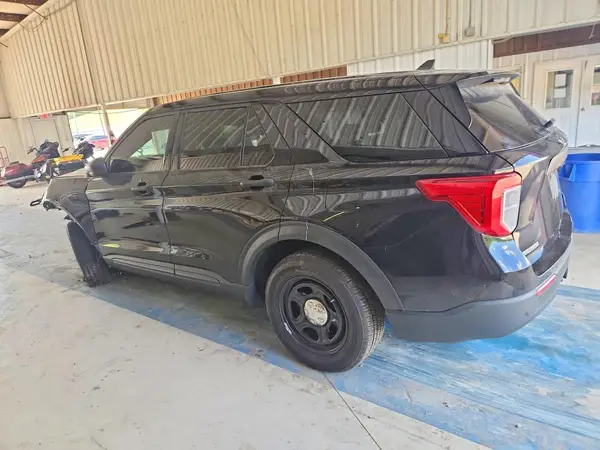 1FM5K8AB1NGA00940 2022 FORD EXPLORER - Image 2
