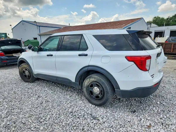 1FM5K8AB1NGB45850 2022 FORD EXPLORER - Image 2