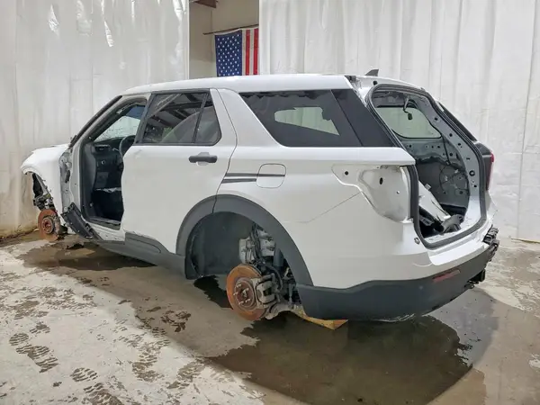 1FM5K8AB7NGA32470 2022 FORD EXPLORER - Image 2