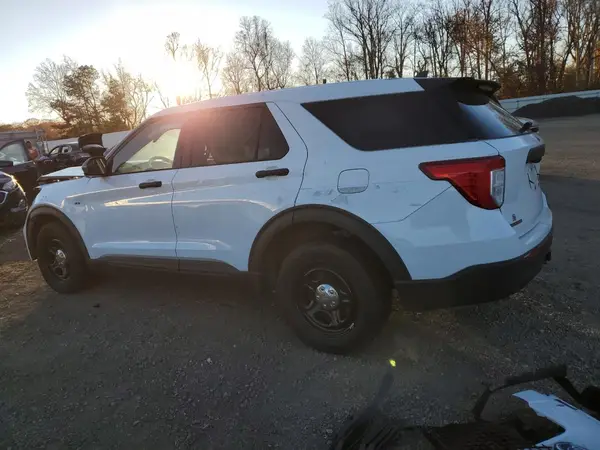 1FM5K8AB7NGB76620 2022 FORD EXPLORER - Image 2
