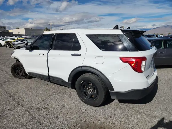 1FM5K8AB8MGA64987 2021 FORD EXPLORER - Image 2