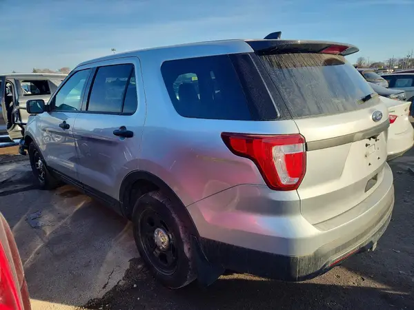 1FM5K8AR0GGA47165 2016 FORD EXPLORER - Image 2