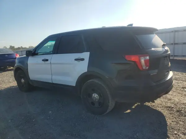 1FM5K8AR0HGB22724 2017 FORD EXPLORER - Image 2