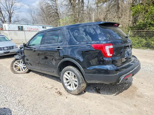 1FM5K8AR0HGB40852 2017 FORD EXPLORER - Image 2