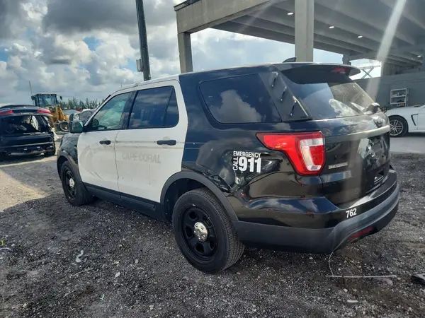 1FM5K8AR1HGC57940 2017 FORD EXPLORER - Image 2