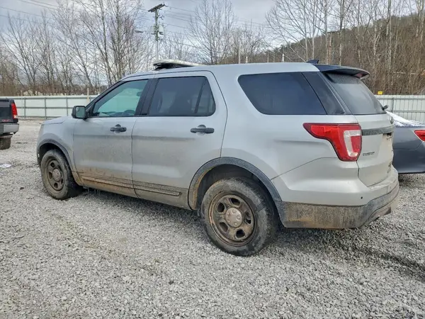1FM5K8AR2GGA19285 2016 FORD EXPLORER - Image 2