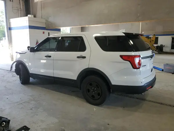 1FM5K8AR2HGA24018 2017 FORD EXPLORER - Image 2
