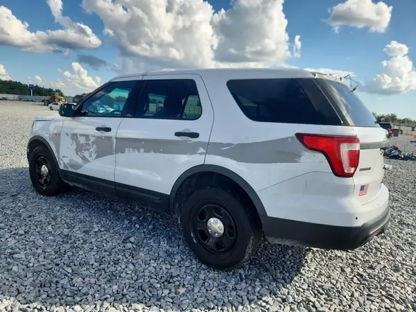 1FM5K8AR2HGA35830 2017 FORD EXPLORER - Image 2