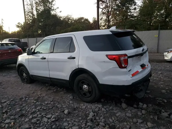 1FM5K8AR3GGB65405 2016 FORD EXPLORER - Image 2