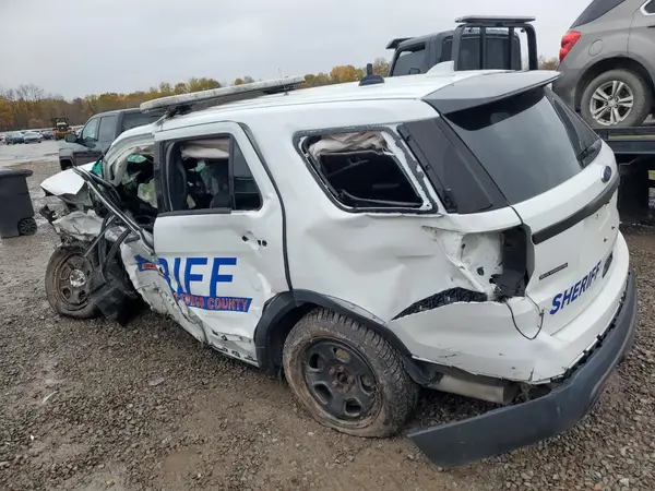 1FM5K8AR4GGD16817 2016 FORD EXPLORER - Image 2