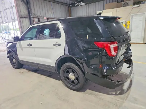 1FM5K8AR4HGB64958 2017 FORD EXPLORER - Image 2