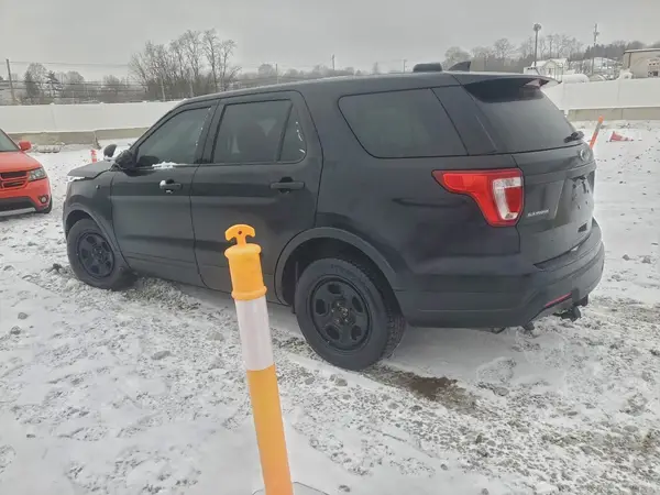 1FM5K8AR4JGB00456 2018 FORD EXPLORER - Image 2