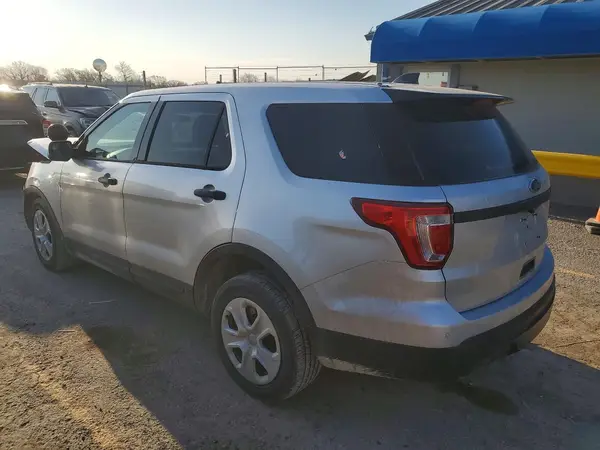 1FM5K8AR6GGB07353 2016 FORD EXPLORER - Image 2