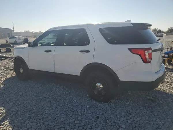 1FM5K8AR6GGB73918 2016 FORD EXPLORER - Image 2