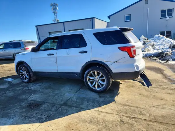 1FM5K8AR6HGA89390 2017 FORD EXPLORER - Image 2