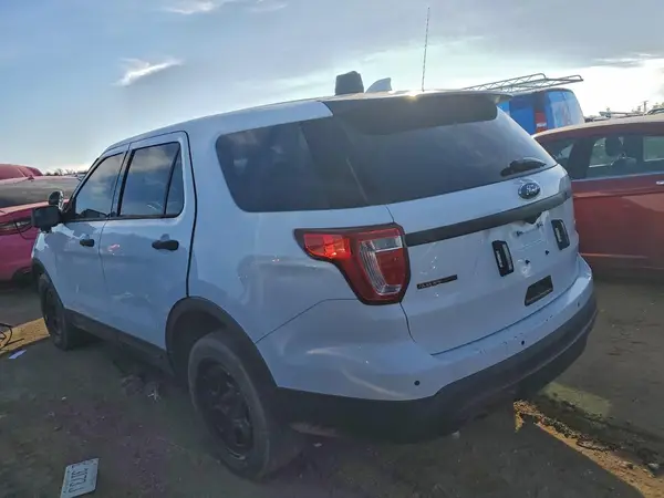 1FM5K8AR6HGB83219 2017 FORD EXPLORER - Image 2