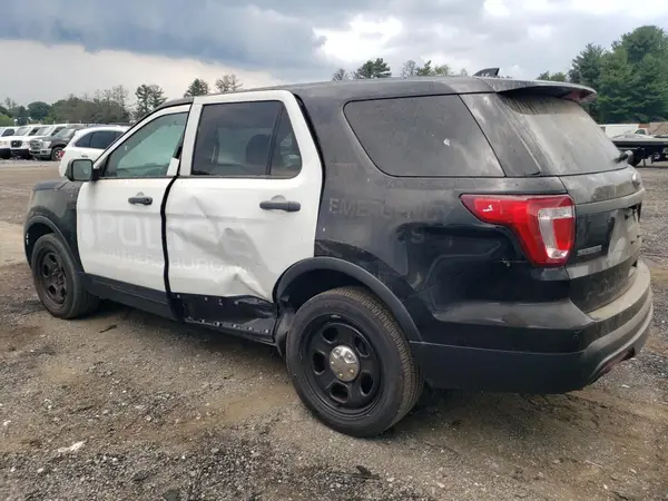1FM5K8AR6HGC57528 2017 FORD EXPLORER - Image 2