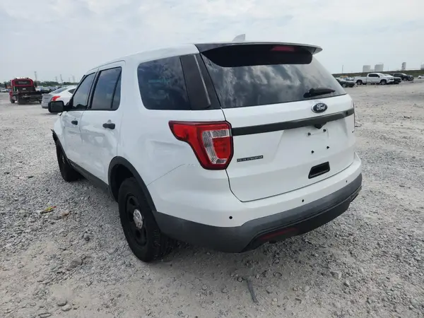 1FM5K8AR8GGA77661 2016 FORD EXPLORER - Image 2