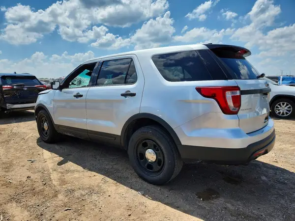 1FM5K8AR9GGA71965 2016 FORD EXPLORER - Image 2