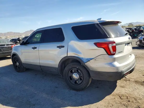 1FM5K8AR9GGB54442 2016 FORD EXPLORER - Image 2